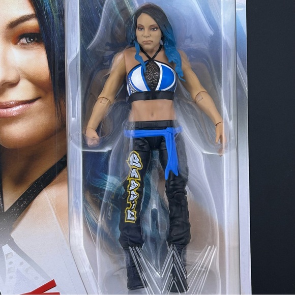 Mattel WWE Basic 113 Miya Yim Wrestling Action Figure 2020 Michin The O.C. - Picture 2 of 7